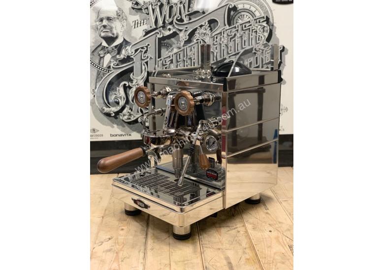 Used wega WEGA MININOVA CLASSIC 1 GROUP DEMO WOODEN ACCENTS ESPRESSO