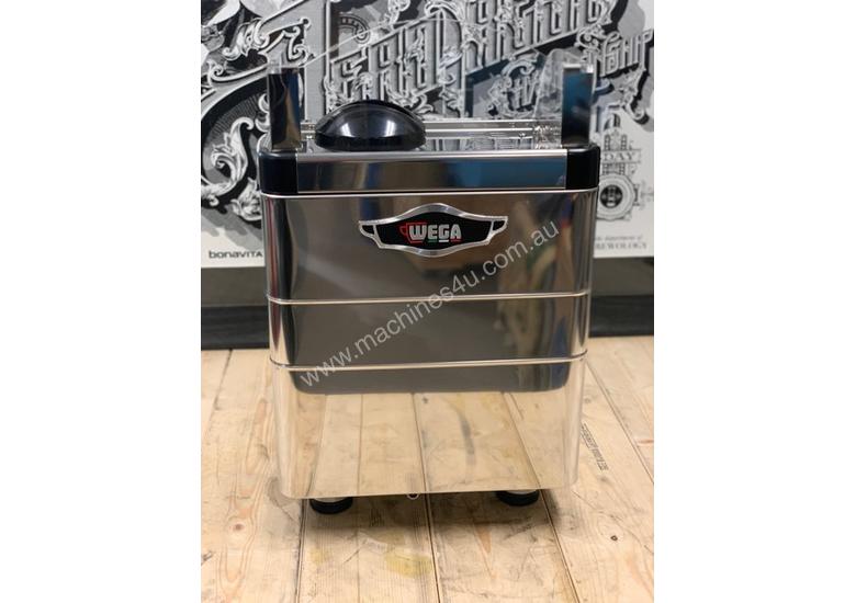 Used wega WEGA MININOVA CLASSIC 1 GROUP DEMO WOODEN ACCENTS ESPRESSO COFFEE MACHINE Coffee