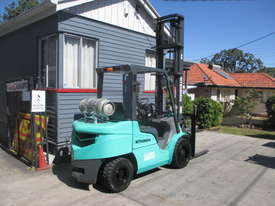 Mitsubishi 3 ton LPG Used Forklift #1471 - picture2' - Click to enlarge