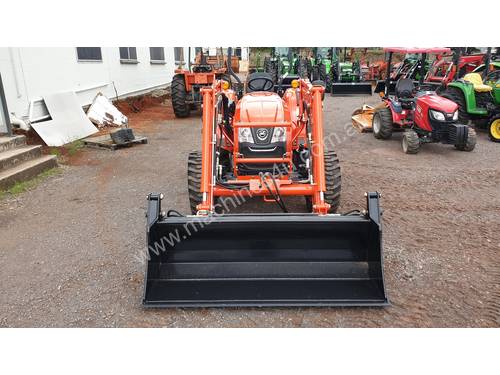 Kioti DK5310 tractor & loader package