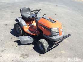 2009 Husqvarna LTH 1742 - picture2' - Click to enlarge