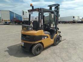 Caterpillar DP25NT - picture1' - Click to enlarge