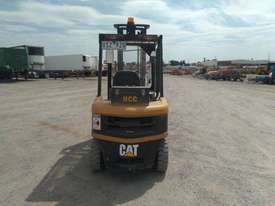Caterpillar DP25NT - picture2' - Click to enlarge