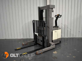Used Crown WR3000 Walkie Reach Truck Forklift Electric NEW Charger Excellent Battery  - picture1' - Click to enlarge
