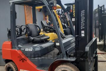 ACTIVE FORKLIFTS - Toyota 2012 model forklift 2.5 Ton Inbuilt digital scale 3700mm lift 8FG25 HOT SA ACTIVE FORKLIFTS - Toyota 2012 model forklift 2.5 Ton Inbuilt digital scale 3700mm lift 8FG25 HOT SA