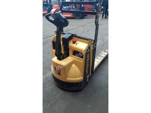  Hyster 1600kg Electric Pallet Mover only $1800+gst! Great valve!