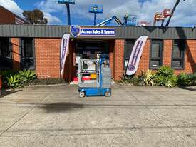 USED 2010 GENIE GR15 VERTICAL LIFT - picture0' - Click to enlarge