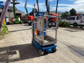 USED 2010 GENIE GR15 VERTICAL LIFT - picture2' - Click to enlarge