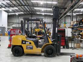 Used 3.0T Cat LPG Forklift - picture0' - Click to enlarge