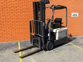 CROWN 1.6TON COUNTERBALANCE ELECTRIC FORKLIFT - picture0' - Click to enlarge