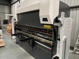 ACCURL CNC PRESSBRAKE 3200 x 175T (5 axis) - picture1' - Click to enlarge
