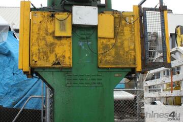 DUAL station action hydraulic press assembly machine 11kW Light Curtains