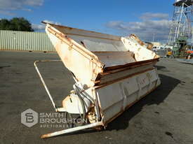 TAILGATE SPREADER - picture1' - Click to enlarge