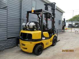 Yale 2.5 ton, LPG Used Forklift #1631 - picture2' - Click to enlarge