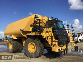 Caterpillar 773F Dump Water Truck  - picture0' - Click to enlarge