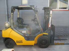 Komatsu 2.5 ton Container Mast, Repainted Used Forklift #1659 - picture0' - Click to enlarge