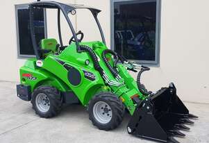 Avant 523 Mini Loader with 4in1 Bucket