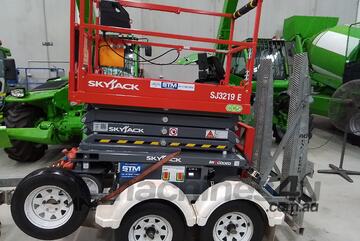 Skyjack 19' Electric Scissor lift   Skyjack 19' Electric Scissor lift