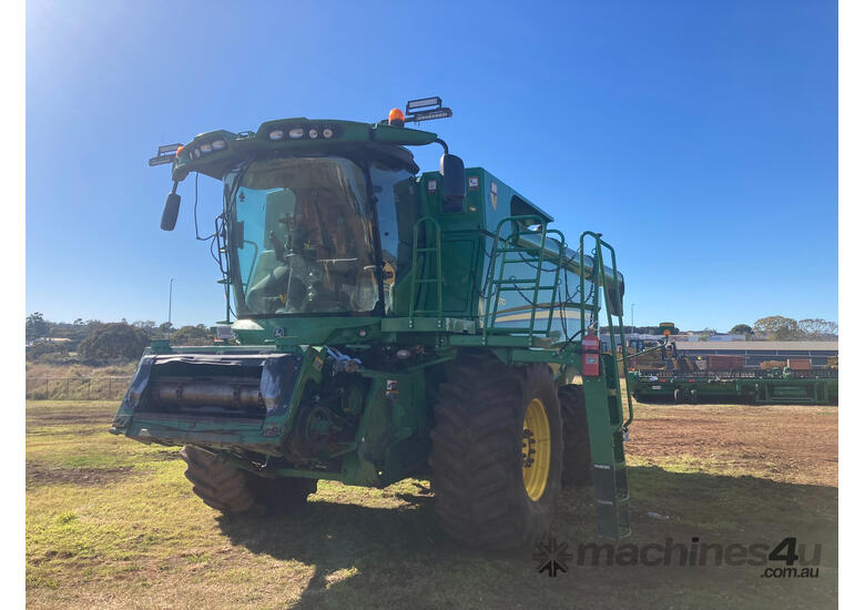 caption John Deere S670 Header(Combine) Harvester/Header