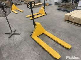 MHA Products Pallet Jack, 1000kg Capacity - picture0' - Click to enlarge