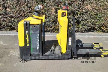 Hyster 2.0T Order Picker