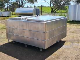 STAINLESS STEEL TANK, MILK VAT 2300lt - picture0' - Click to enlarge