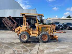 Ditch Witch 8020 Trencher - picture0' - Click to enlarge