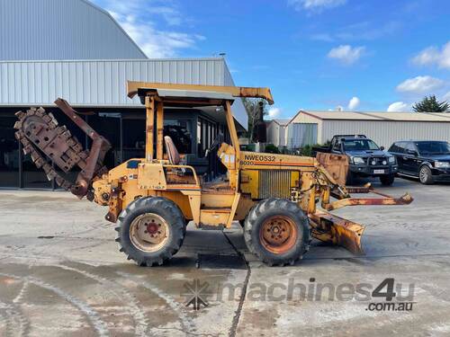 Ditch Witch 8020 Trencher