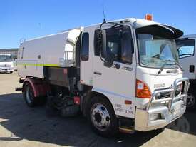 Hino GD1J - picture0' - Click to enlarge