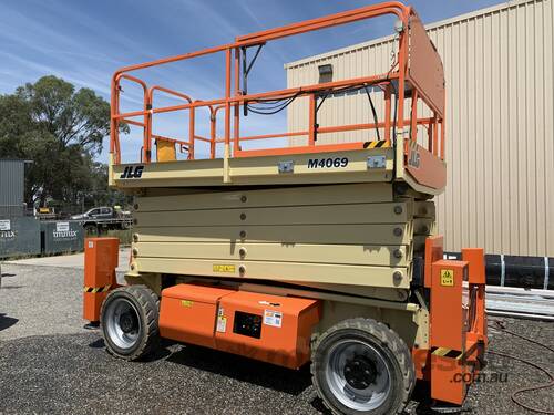 JLG 40FT Bi Energy Scissor Lift