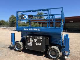 Genie scissor lift - picture0' - Click to enlarge