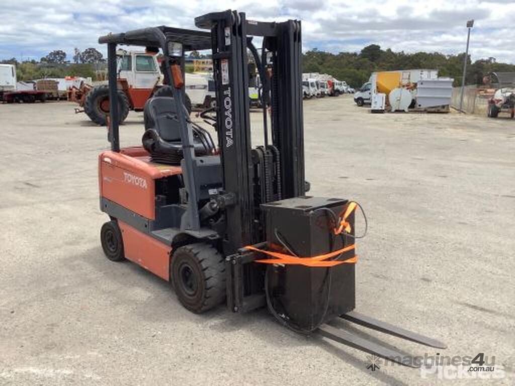 Used Toyota 6FB25 Counterbalance Forklift in , - Listed on Machines4u