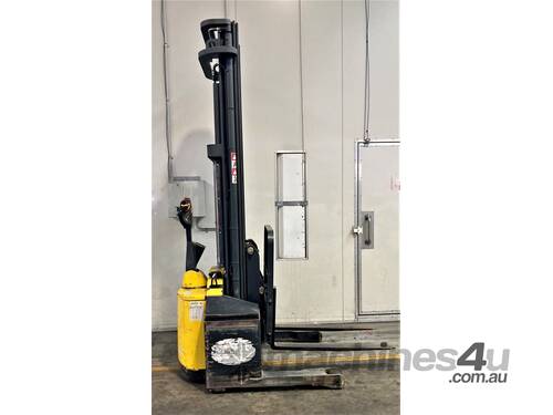 1.5T Multi-Directional Walkie Reach Stacker