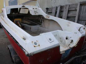 STEJCRAFT HALF-CABIN FIBREGLASS HULL Boat w. SINGLE AXLE BOAT TRAILER - picture0' - Click to enlarge