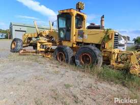 Komatsu GD825A-2 - picture2' - Click to enlarge