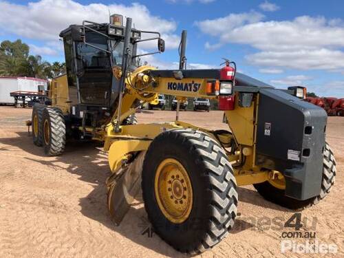 2012 Komatsu GD555-5