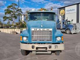 Mack ML - picture0' - Click to enlarge