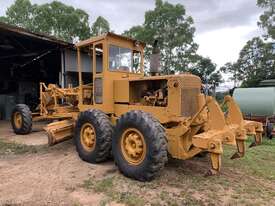 1 only 1985 CAT 17K Solid Frame Grader  - picture1' - Click to enlarge