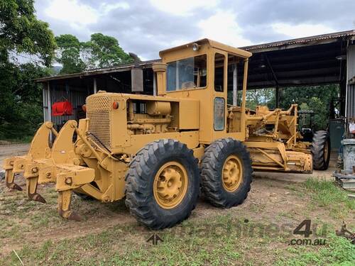 1 only 1985 CAT 17K Solid Frame Grader 