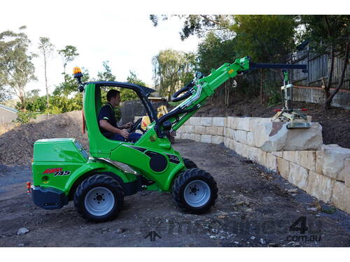 Avant 745 Articulated Mini Loader w Telescopic Boom & Probst Grab