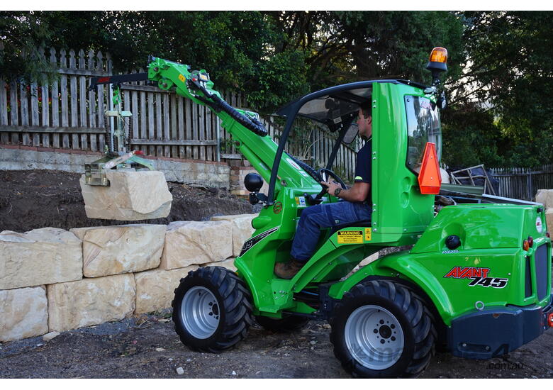 Avant 745 Articulated Mini Loader w Telescopic Boom & Probst Grab