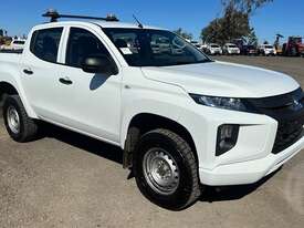 Mitsubishi Triton MR - picture0' - Click to enlarge