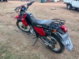 HONDA CTX 200 MOTORBIKE - picture1' - Click to enlarge