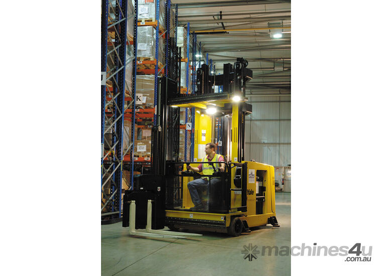 Turrent Truck Very Narrow Aisle