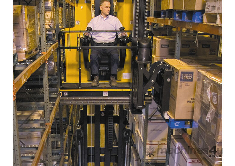 Turrent Truck Very Narrow Aisle