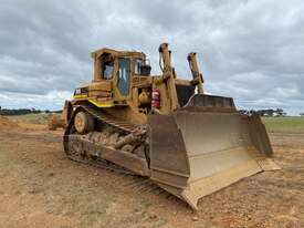 Caterpillar D9N Bulldozer - picture0' - Click to enlarge