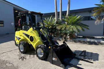 Hyload WTL30 Articulated Mini Loader (Kubota Engine)   Hyload WTL30 Articulated Mini Loader (Kubota Engine)