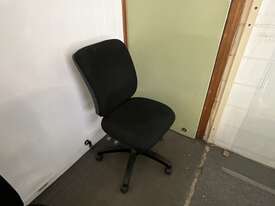 6 x Office Chairs - picture0' - Click to enlarge