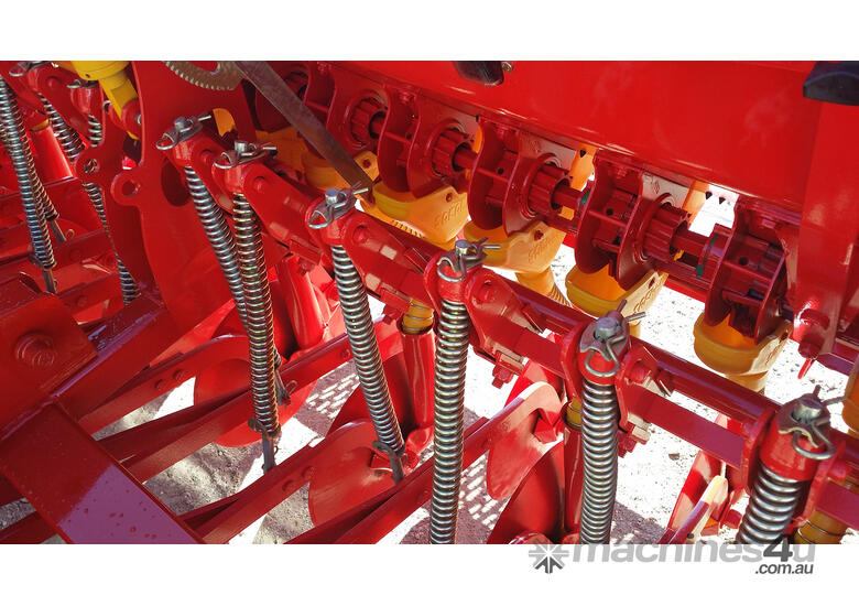 caption Farmtech BM 18 SSB Single Disc Seed Drill + Small Seed Box (3.3m)