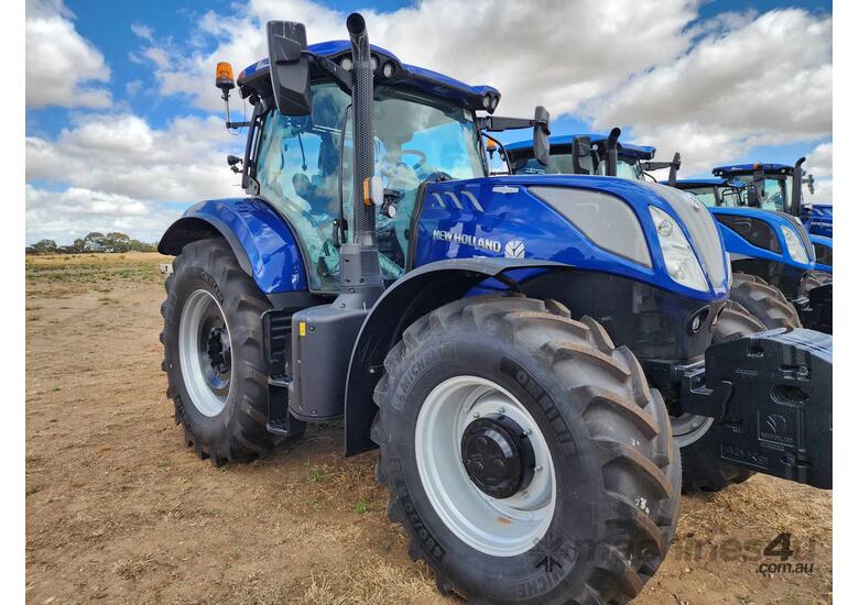 caption 2023 New Holland T7.225 Power Blue